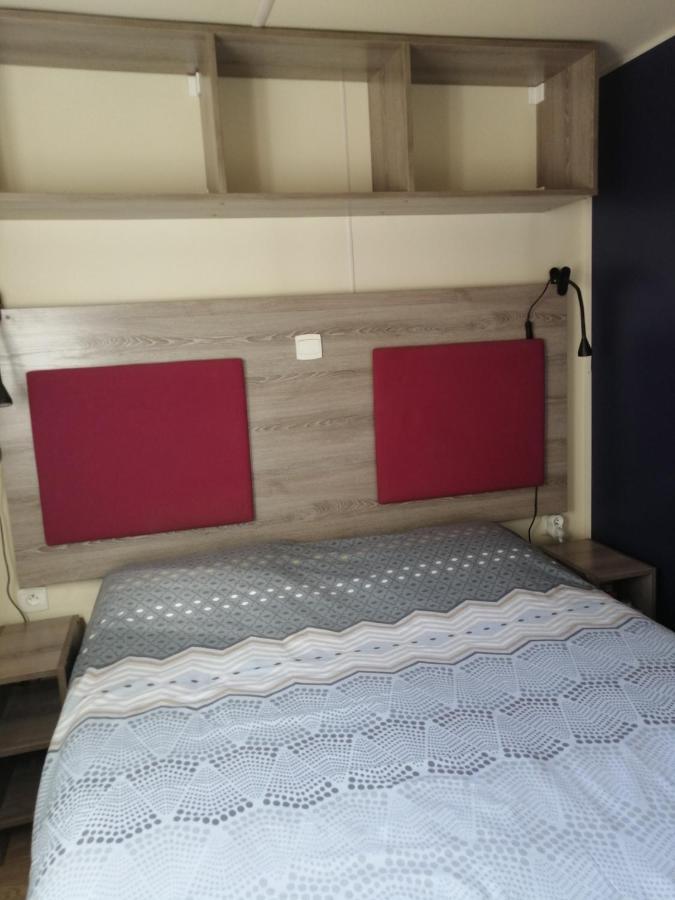 Charmant Mobil-Home Rocbaron Bagian luar foto