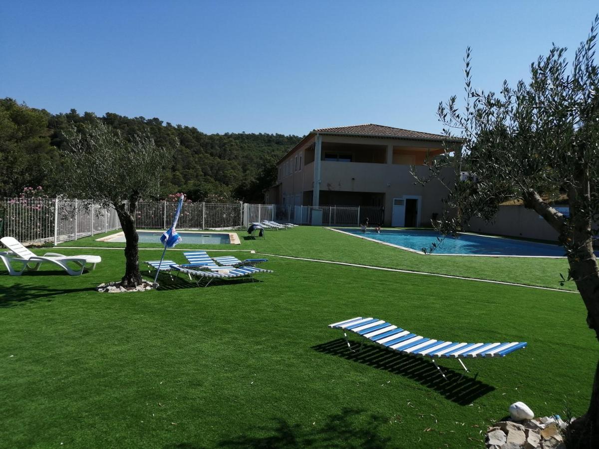 Charmant Mobil-Home Rocbaron Bagian luar foto