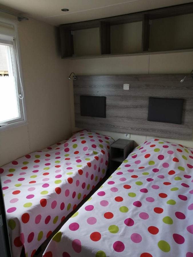 Charmant Mobil-Home Rocbaron Bagian luar foto