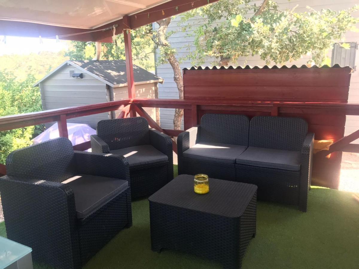 Charmant Mobil-Home Rocbaron Bagian luar foto