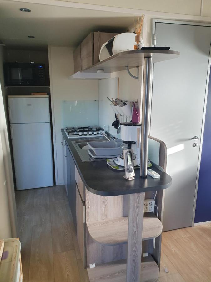 Charmant Mobil-Home Rocbaron Bagian luar foto